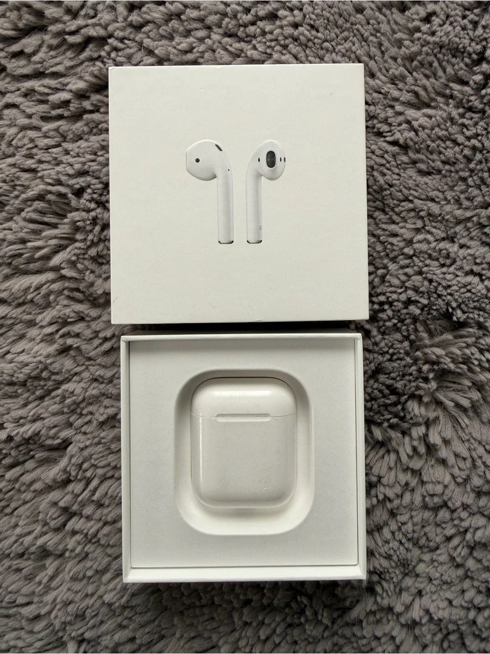 Apple White Wireless Earbuds with Charging Case and Box